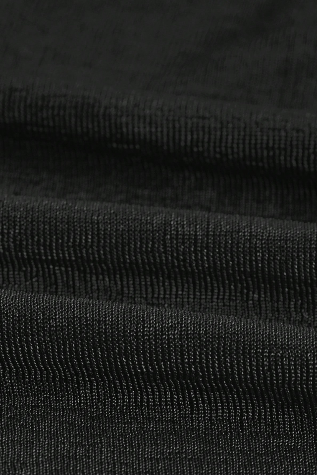 Top Preta Tubular com Bainha Assimétrica,