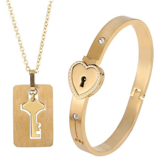 Pulseira Bracelete Cadeado Cravejado + Colar Chave para Casal