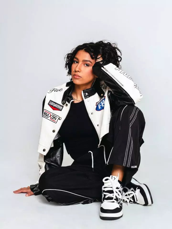 Jaqueta Cropped Feminina 'Fivelgene'